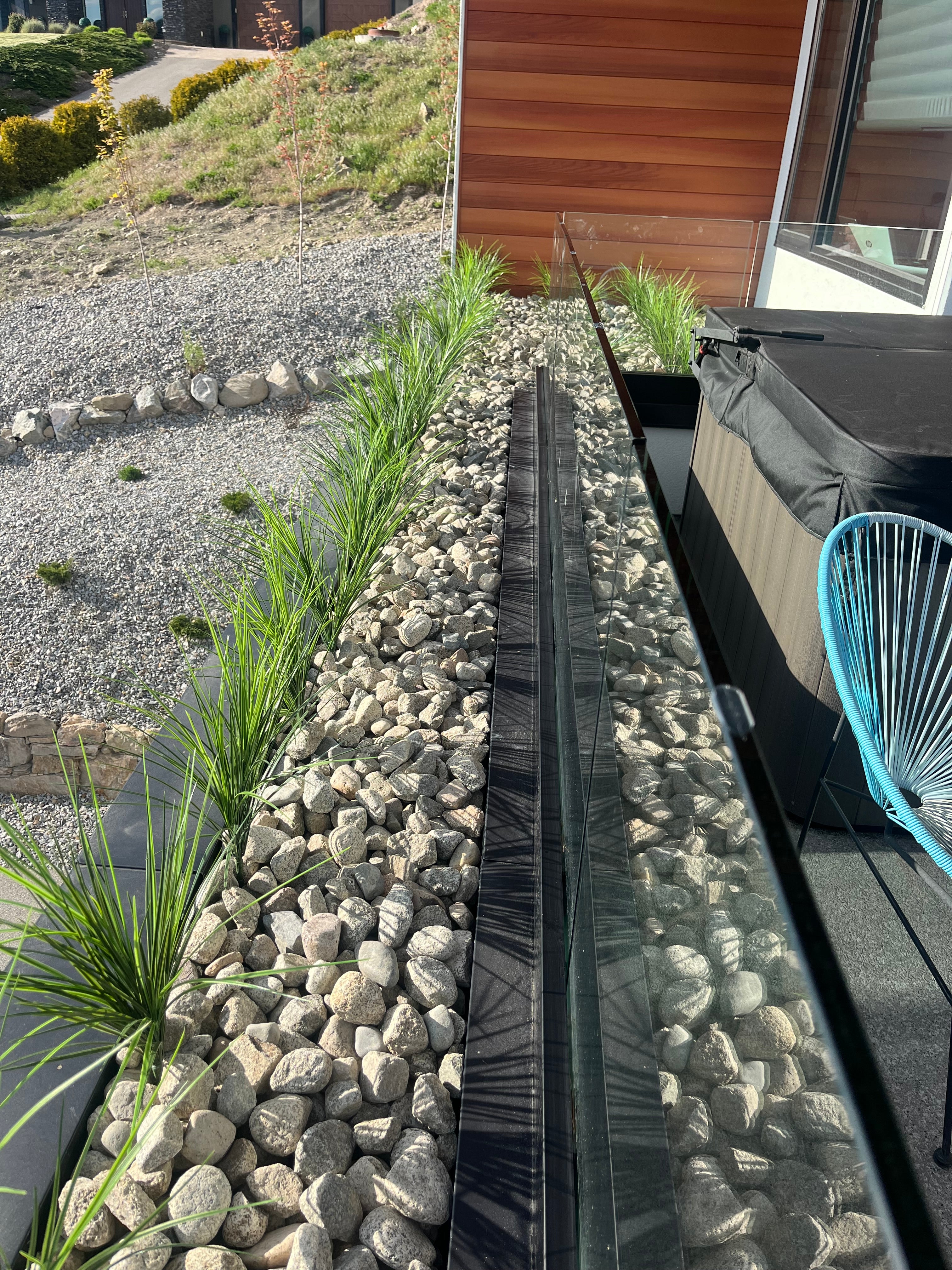Mongrain 21 inch PVC Grass for Landscaping Close UP Silk Plants Canada